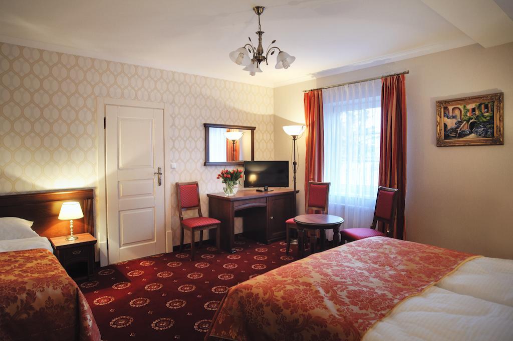 Hotel Kopernik تشيخوتشينيك الغرفة الصورة